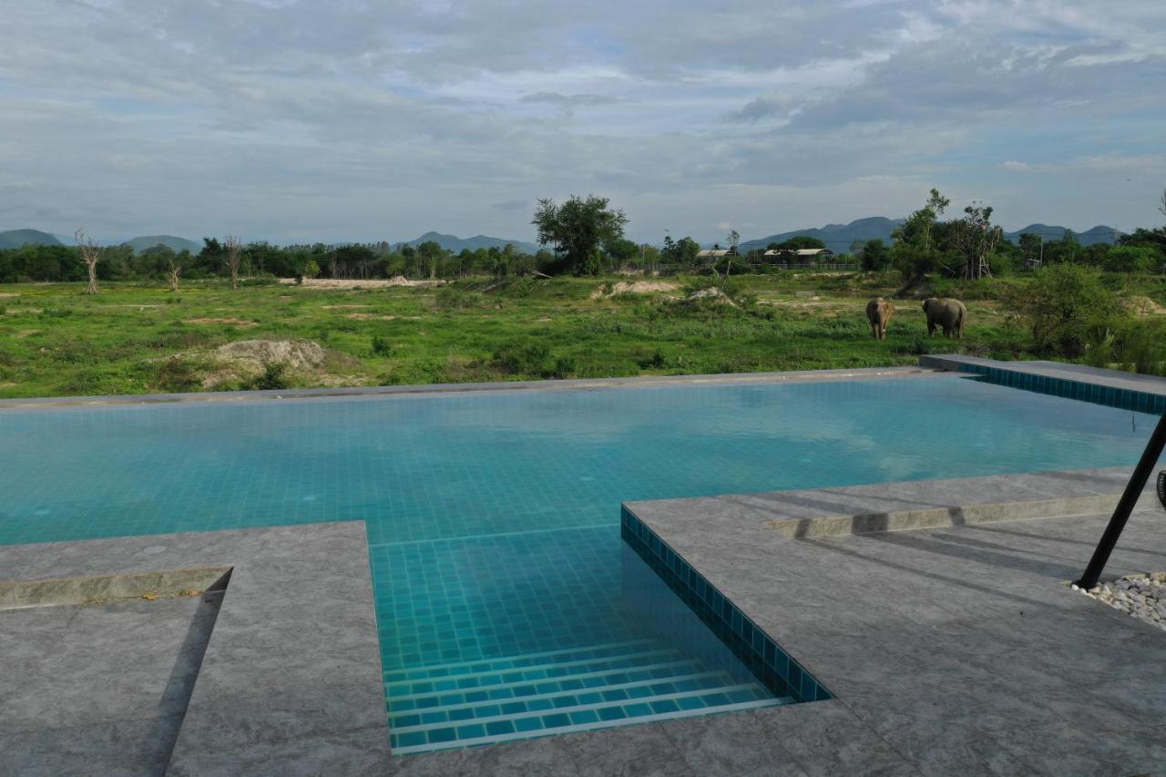 I love phants Lodge Ban Huai Thawai Extérieur photo